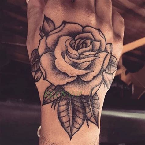 Tato Bunga Mawar Di Bahu