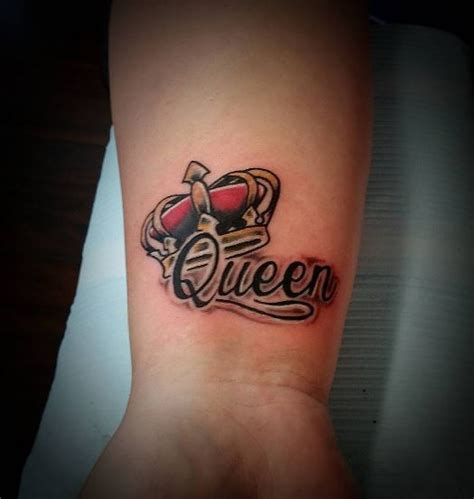 50 Attractive Queen Tattoos Designs for Women (2018