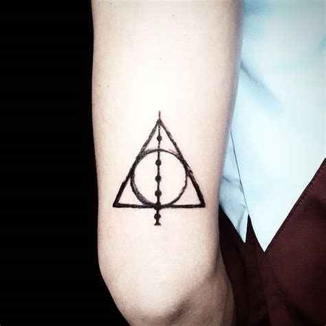 Tattoo Deathly Hallows Symbol