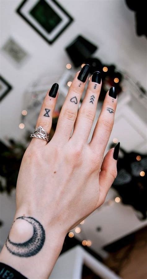 Tattoo Designs In Fingers