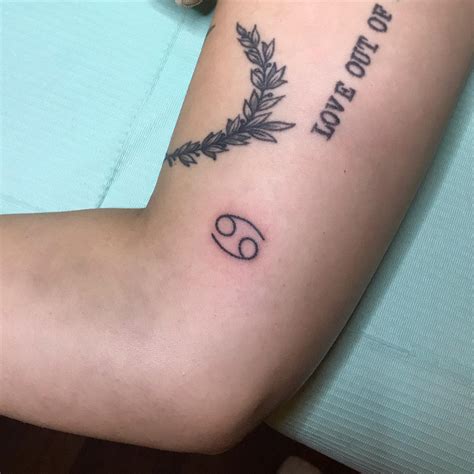 Tattoo Ideas For Cancer Sign