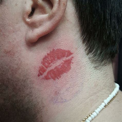 Tattoo Kiss Mark