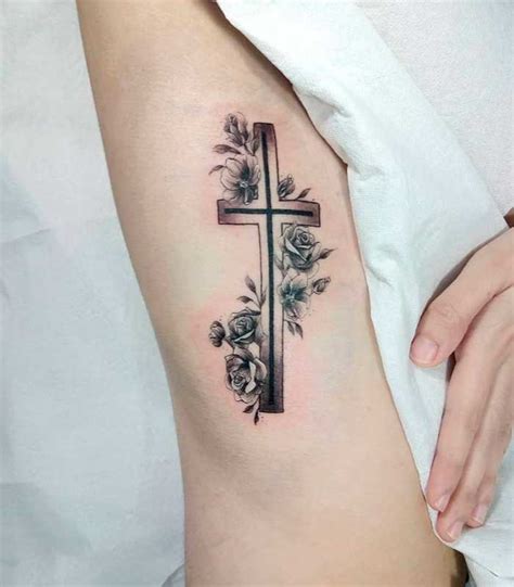 【Tatuajes de cruces】 Significado y mejores diseños de cruz