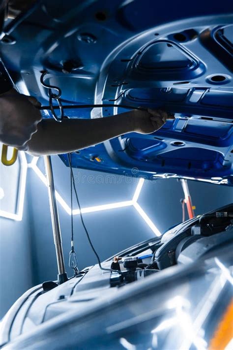 Technician using PDR tools