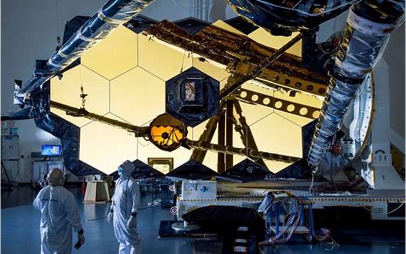 Teleskop Luar Angkasa James Webb