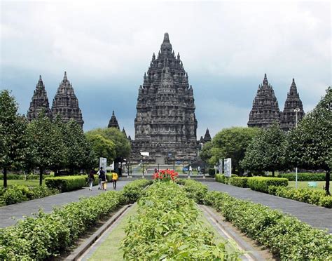 Tempat Berbelanja Souvenir di Destinasi Wisata Tiket Masuk Candi Prambanan