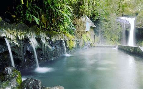 Tempat Wisata Pemandian Air Panas Guci