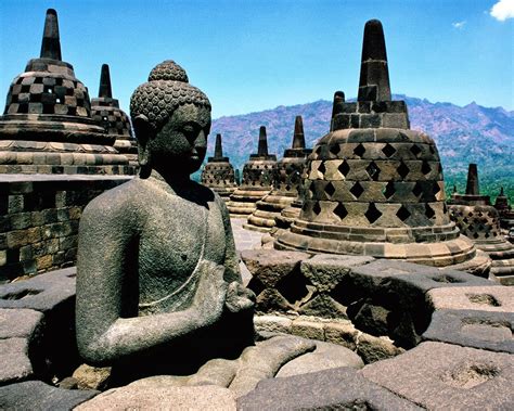 Terungkap! Sejarah Penyebaran Agama Buddha di Indonesia yang Jarang Diketahui