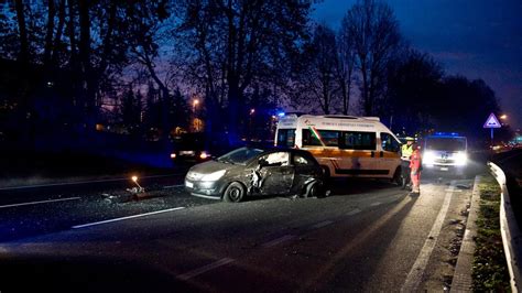 Testi di auto in fuga: la raccolta dei migliori testi di canzoni italiane sul tema dell'evasione in macchina