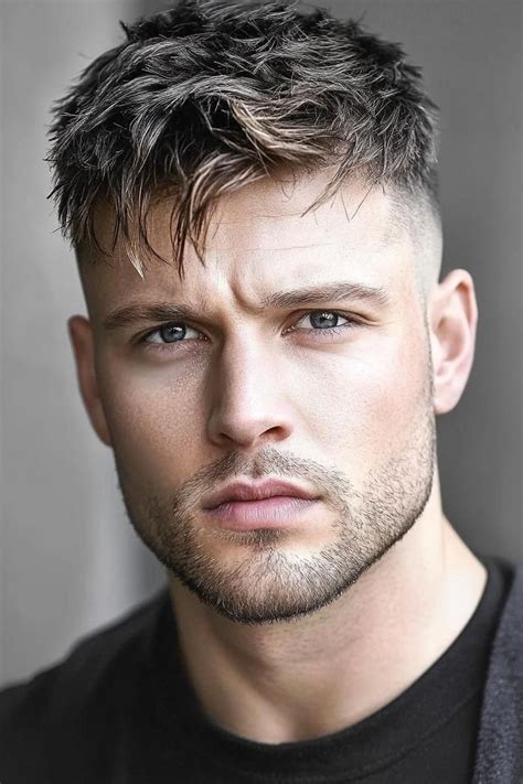 Textured Crops & Messy Styles: Effortlessly Cool