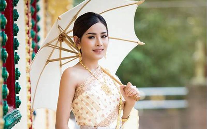 Thai Traditional Clothing