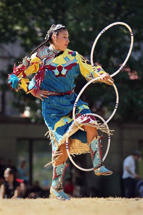 The Significance Of The Hoop Dance In Native American Culture
