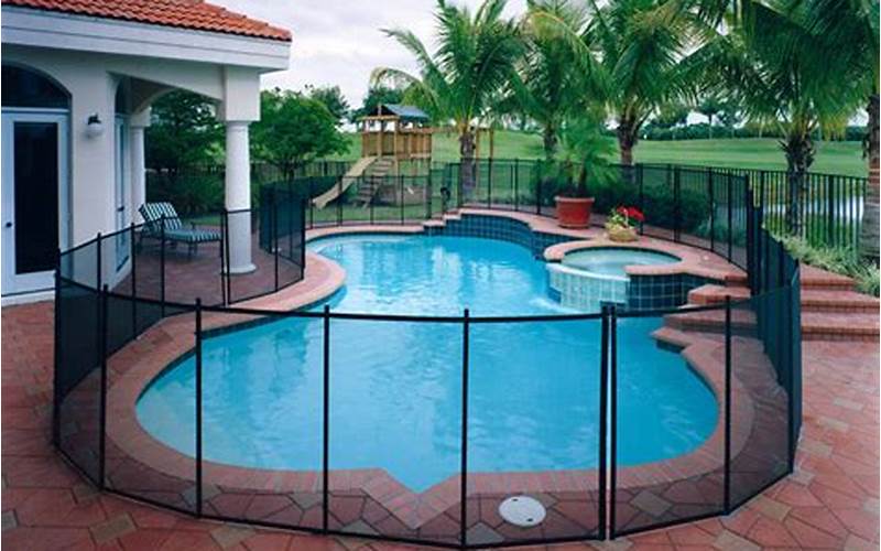 The Ultimate Guide To Swimming Pool Privacy Fences