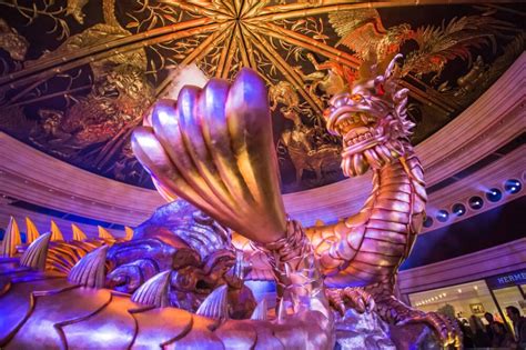 The Dragon and Light Show at the Wynn Hotel Macau