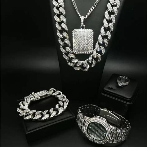 The Fashion With Regards to Hip Hop Jewelry