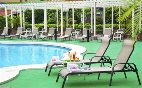 The Howard Plaza Hotel Taipei Outdoor Swimming Pool