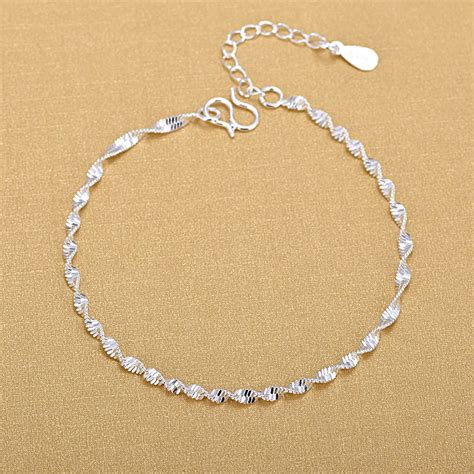 The pleasing silver bracelet for any occasion