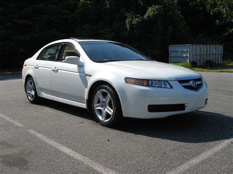 The First Car To Have A Built-In Mp3 Player: The 2004 Acura Tl