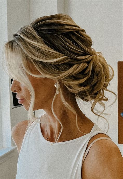 The Effortless Updo Messy Chic