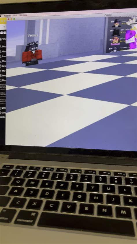 This glitch with my Mac, can\'t zoom out and forced to zoom in in the 