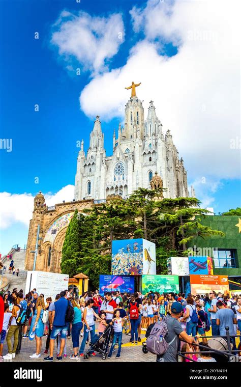 Tibidabo Crowds