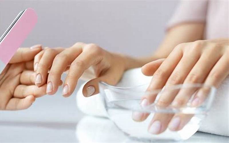 Tips And Precautions For Removing Acrylic Toenails