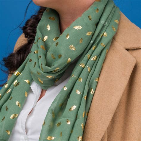 Tips For Buying Scarves From Wholesalers