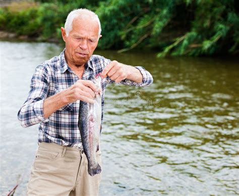 Tips To Catch Off The Hook Marine Fish