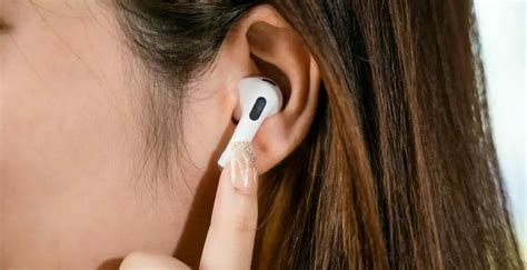 Being Careful When Using Your Earbuds