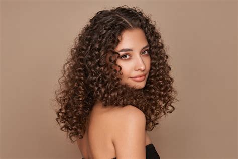 Tips for Achieving Flawless Tiny Curls