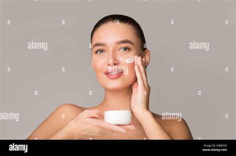 Tips for Applying Your Hydrating Face Cream