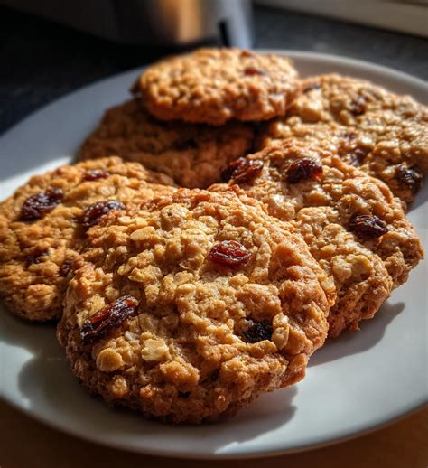 Tips for Baking Flawless Oatmeal Cookies