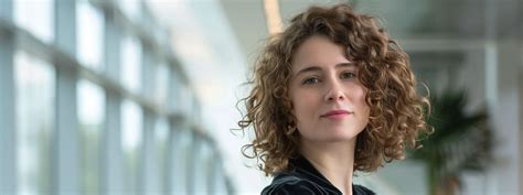 Tips for Maintaining Your Curly Haircut