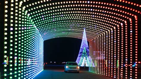 Tips for Taking a Drive Through Christmas Lights