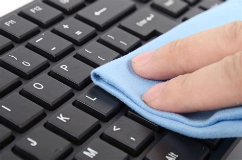 Tips to Keep Your Mouse and Keyboard Clean