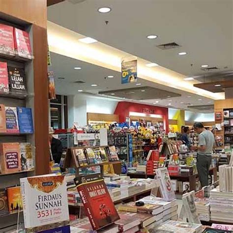 Toko Buku Gramedia