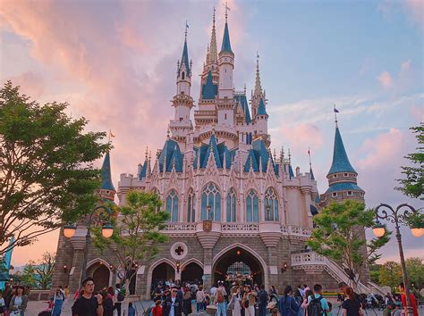 Tokyo Disneyland & DisneySea