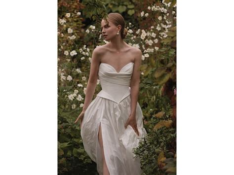 Top Dress Styles for Fall Weddings