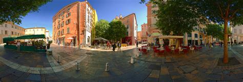 Toulon Street Scene