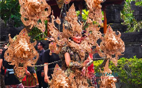 Tradisi Bali di era modern