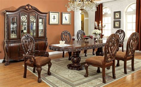 Traditional Dining Room Sets