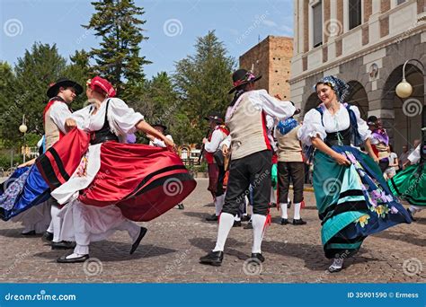 Traditional Italian Dance