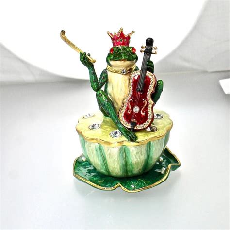 Melodious Memories: Travel Frog Music Box - Your Perfect Musical Souvenir!