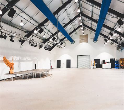 Travel and Logistics: Making it to the Venue