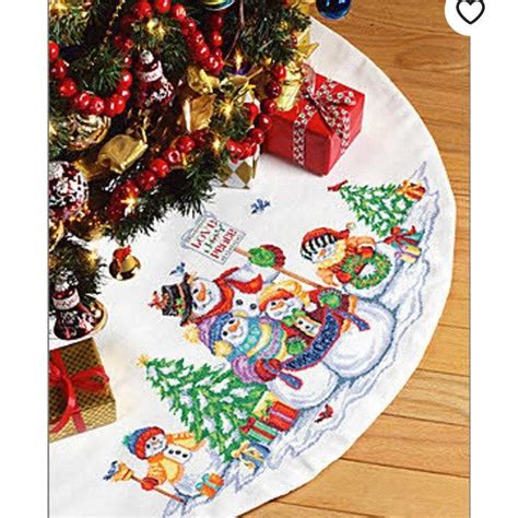 Tree Skirt Embroidery Pattern