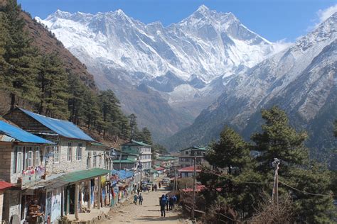 Trekking to Namche Bazaar