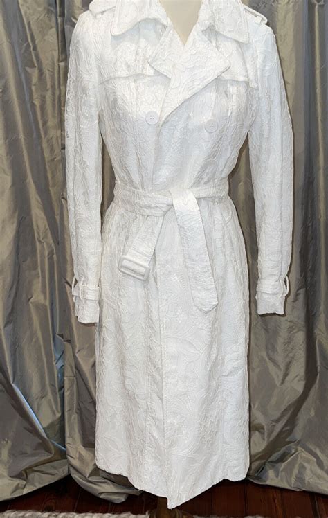 Trench Coat - White | Roblox Wiki | Fandom