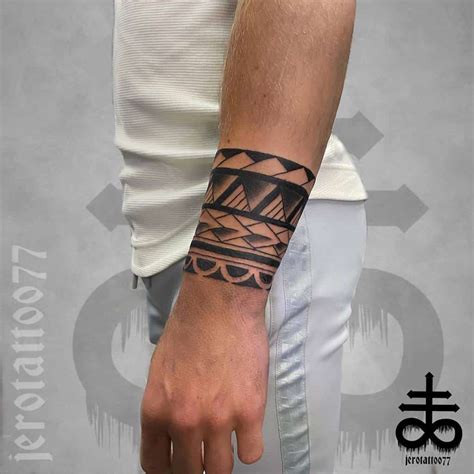 Tribal Tattoo Unterarm Wrist tattoos for guys, Arm band