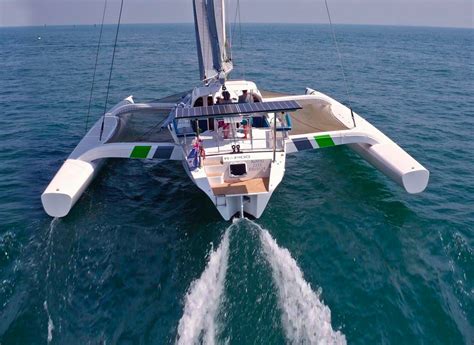 Trimaran Boat