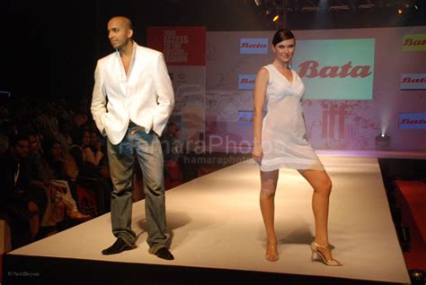 Triumph Lingerie Show 2008 Video